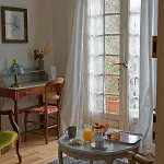 Maison Rives - Village Du Livre De Alojamento de Acomodação e Pequeno-almoço
