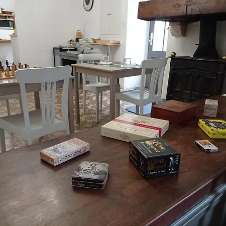 Maison Rives - Village Du Livre De לינה וארוחת בוקר Montolieu