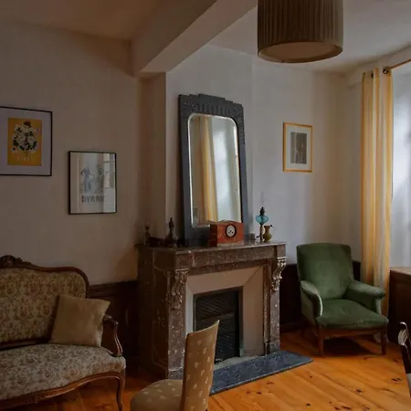 Maison Rives - Village Du Livre De לינה וארוחת בוקר 3*