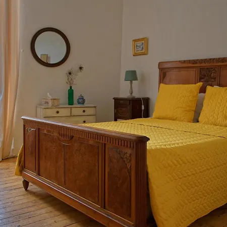 Frühstückspension Maison Rives - Village Du Livre De 3*