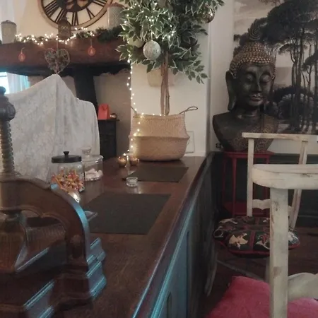 Maison Rives - Village Du Livre De Montolieu Отель типа 