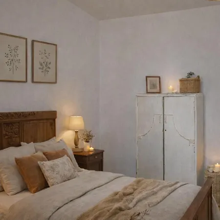 Maison Rives - Village Du Livre De Alojamento de Acomodação e Pequeno-almoço Montolieu