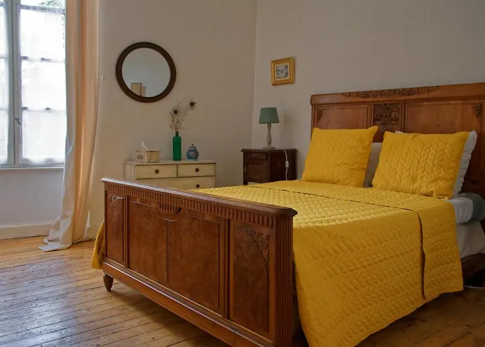 Bed & Breakfast Maison Rives - Village Du Livre De 3*