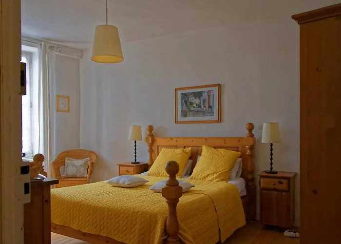 فندق مبيت وإفطار Maison Rives - Village Du Livre De
