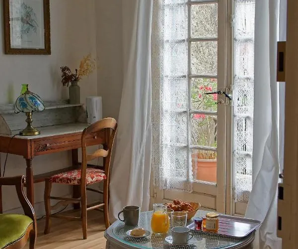 Maison Rives - Village Du Livre De فندق مبيت وإفطار