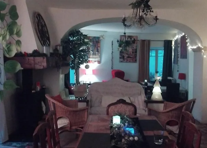 فندق مبيت وإفطار Maison Rives - Village Du Livre De 3*