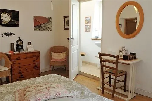 Bed & Breakfast Maison Rives - Village Du Livre De 3*