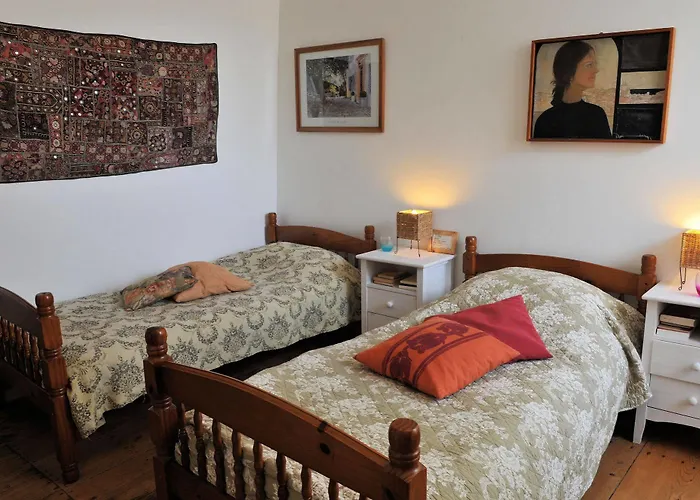 Maison Rives - Village Du Livre De Bed & Breakfast 3*